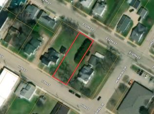 35 11th St, Clintonville, WI 54929