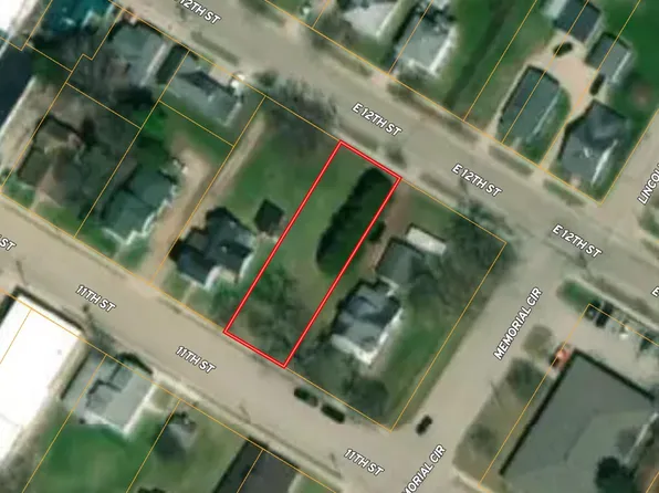 35 11th St, Clintonville, WI 54929