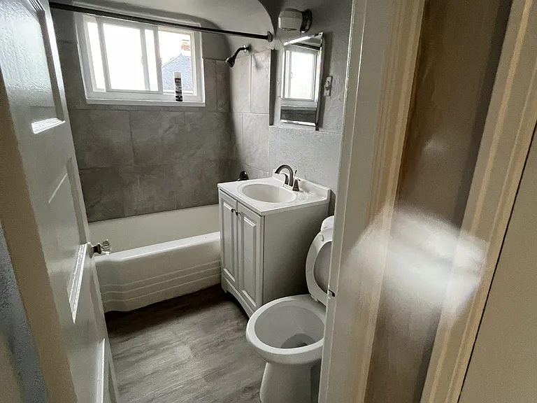 1906 Elsmere Ave #9 — Photo 4