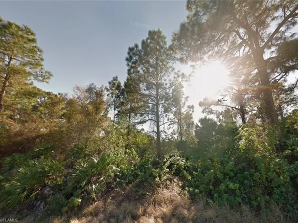 842 Geneva ST, LEHIGH ACRES, FL 33974