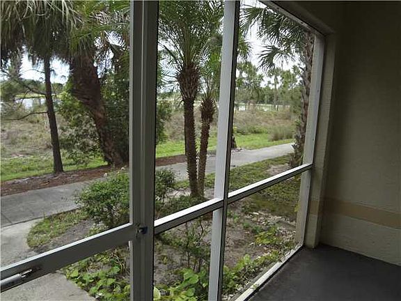 3rd image of 325 SE Kitchin Circle Unit 325