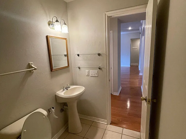 3666 Tara St — Photo 24