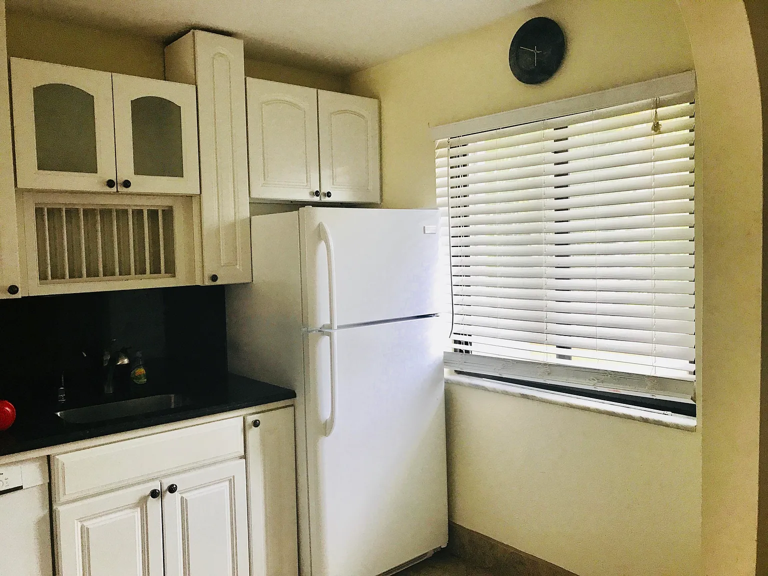 2 bed, 1.5 bath, 1000 sqft, $1,900 — Photo 2