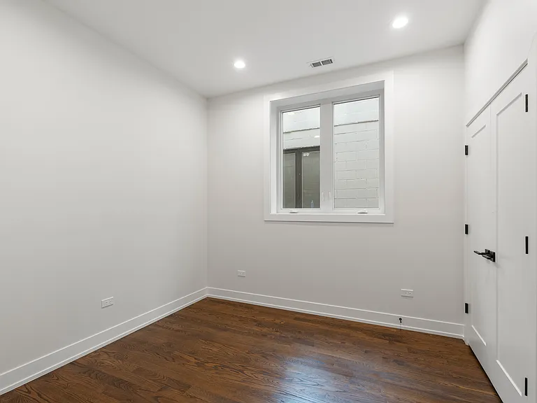 420 E 50th Pl #2 — Photo 10