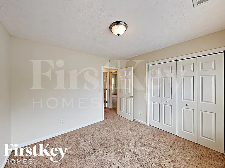 8012 Mustang Ln — Photo 8