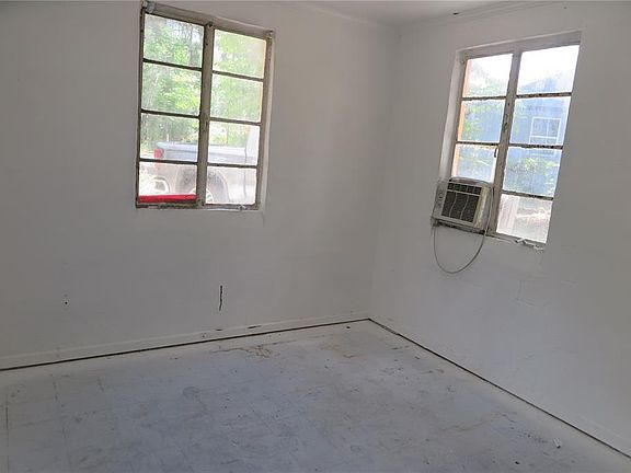 2nd image of 1105 SE 6th Ave