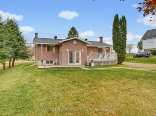 612 Elgin St, Laurentian Valley, ON K8A4H2