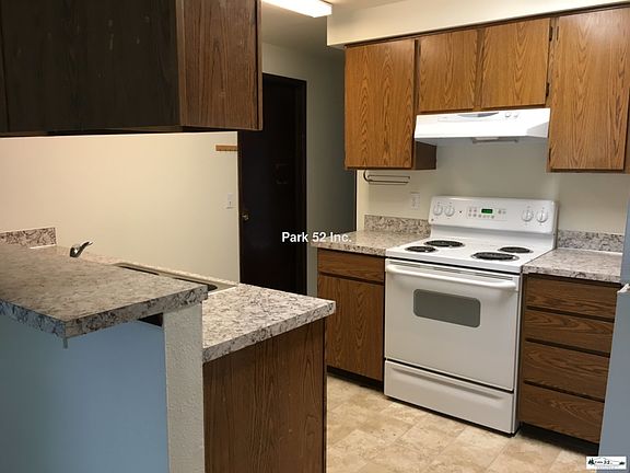 2nd image of 1714 152nd St E