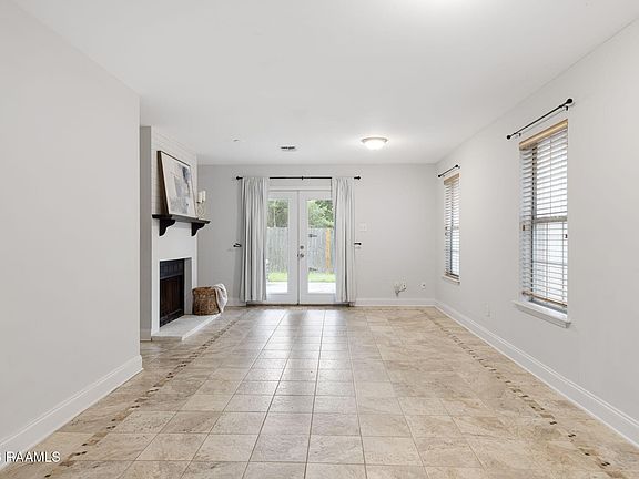 4th image of 451 Rena Dr