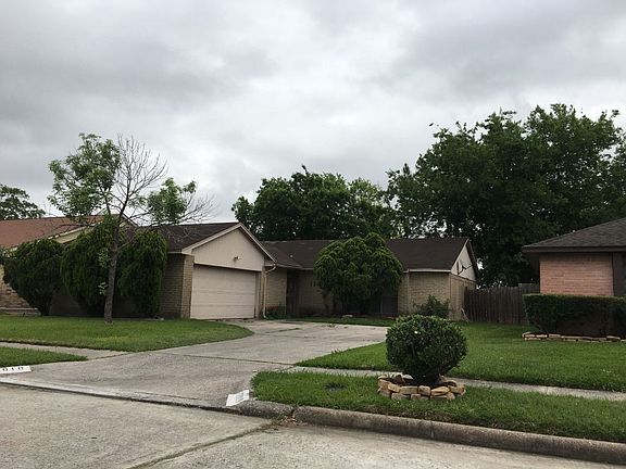 3rd image of 12010 Silver Island Cir