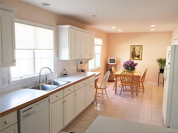 4th image of 71 Thamesford Ln