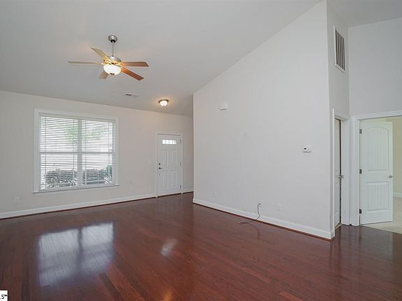 4th image of 1044 Blythwood Dr