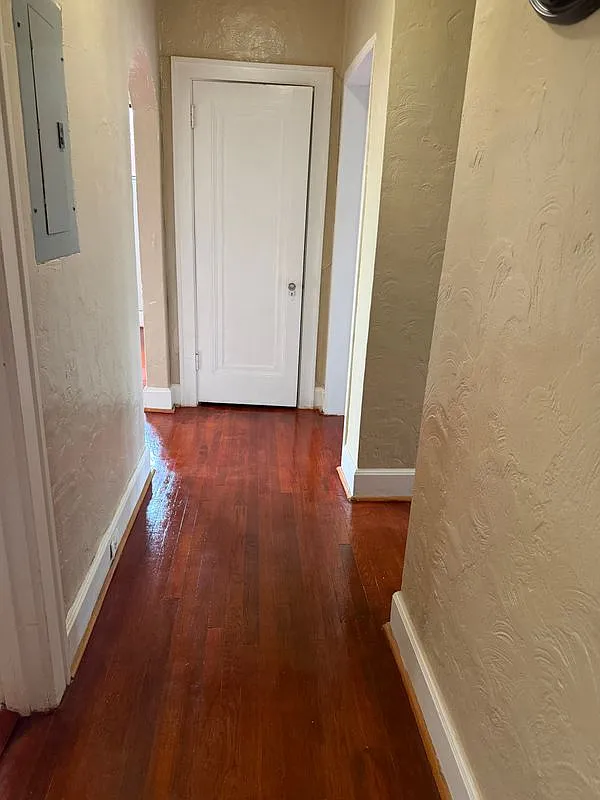 2 bed, 1.0 bath, 900 sqft, $1,200 — Photo 3