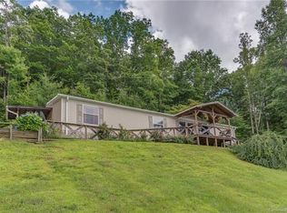 102 Lamb Ridge Rd, Hendersonville, NC 28792