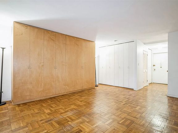 3rd image of 54 Orange St #Ee