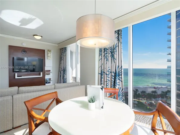 18001 Collins Ave #1814, North Miami Beach, FL 33160