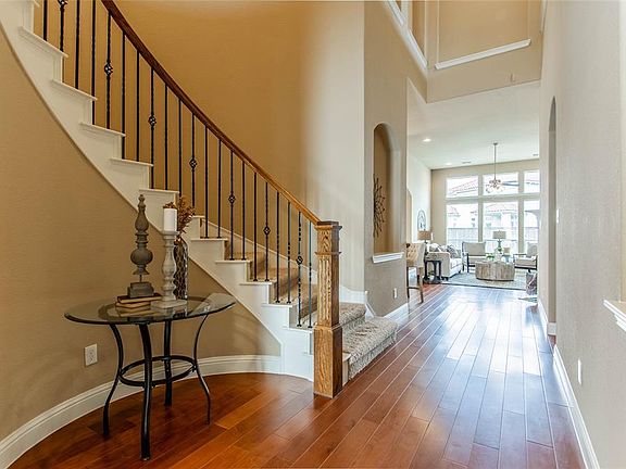 5th image of 1905 Harrington Dr