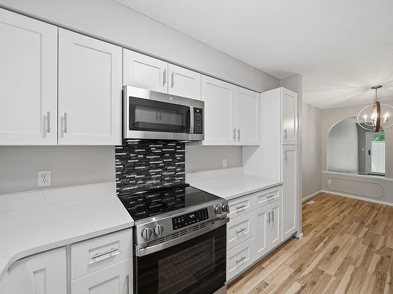 1941 Devonshire Dr #3 — Photo 9