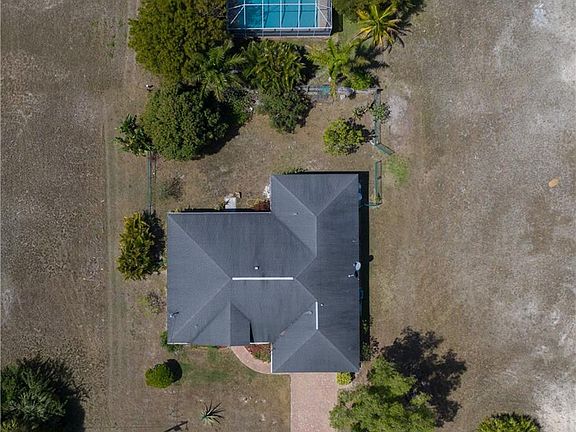 2nd image of 1806 NW 14th Pl