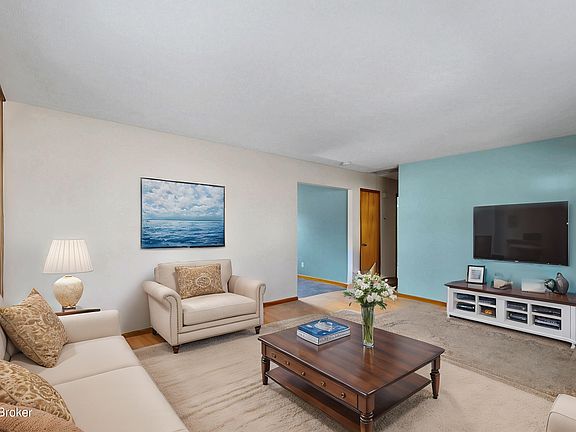 4th image of 204 Rosebank Ct