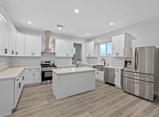 4811 1/2 N Rimhurst Ave, Covina, CA 91724
