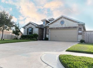 385 Lake Line Dr, Alvin, TX 77511