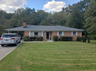 1102 Hillcrest Dr, Thomasville, NC 27360