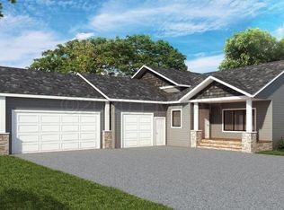 401 Hampton Dr W, Moorhead, MN 56560