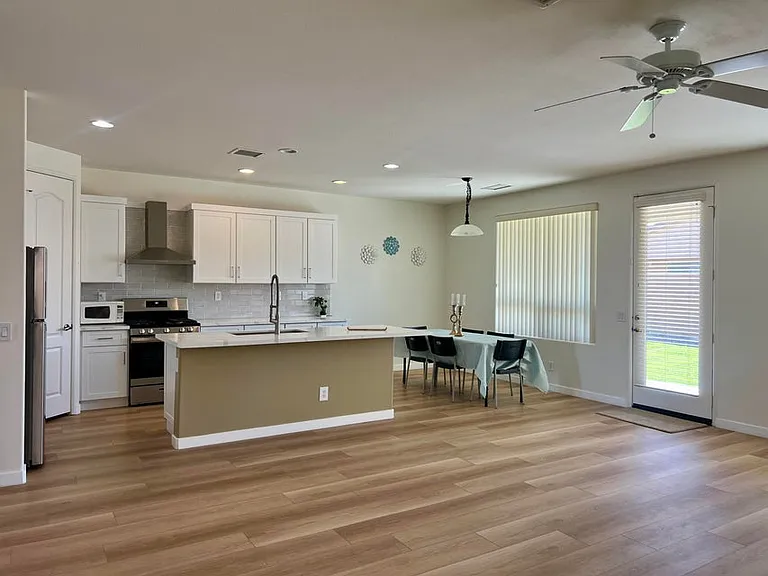 81441 Avenida Gonzalez — Photo 3