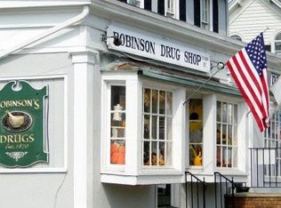 2 Hilltop Rd APT 1, Mendham, NJ 07945