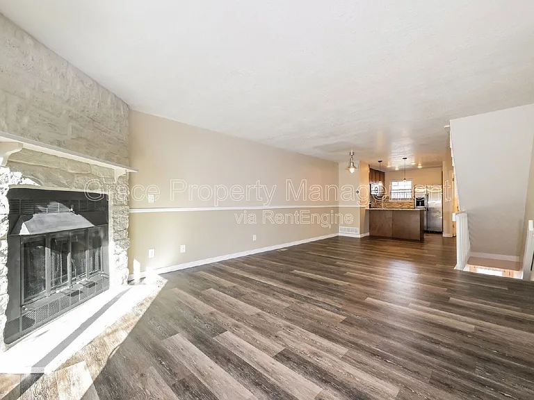 8165 S Fillmore Way — Photo 2