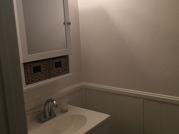 1/2 bath