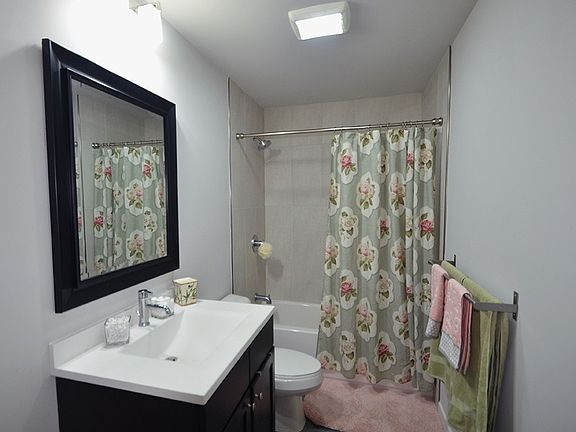 3rd image of 3862 Lancaster Ave APT 407