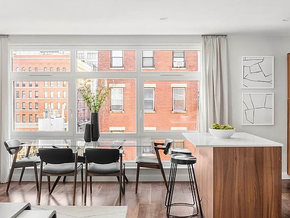 5th image of 440 Washington St APT 306