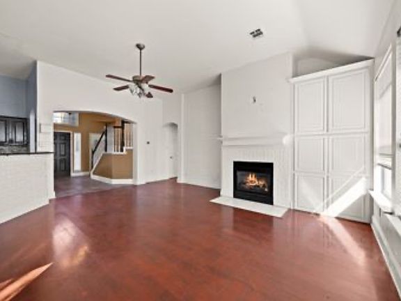 3rd image of 602 Wyndham Cir
