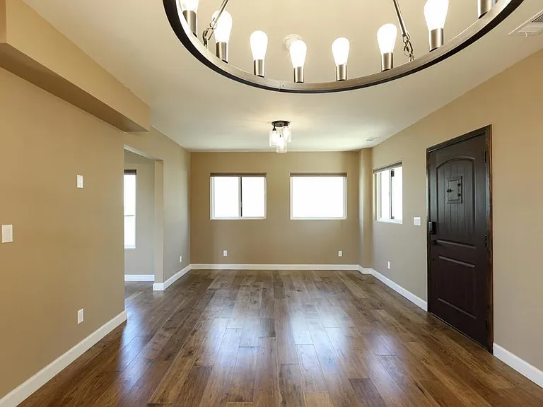 4960 Vista Pl — Photo 4