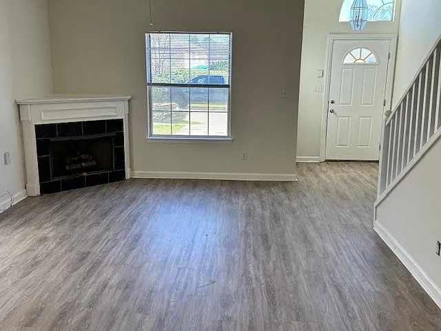 3 bed, 1308 sqft, $1,650 — Photo 2