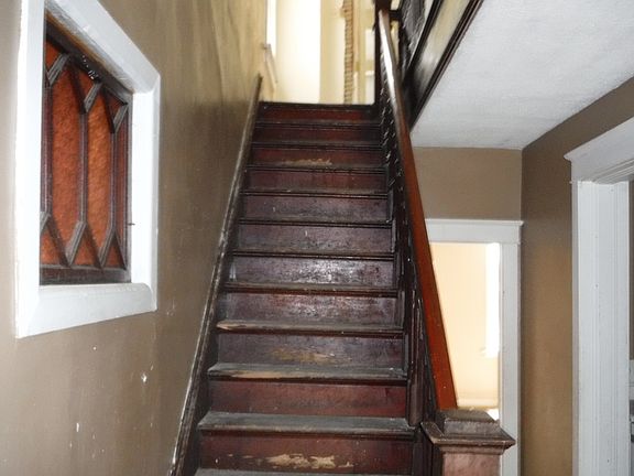 3rd image of 176 Sambourne St