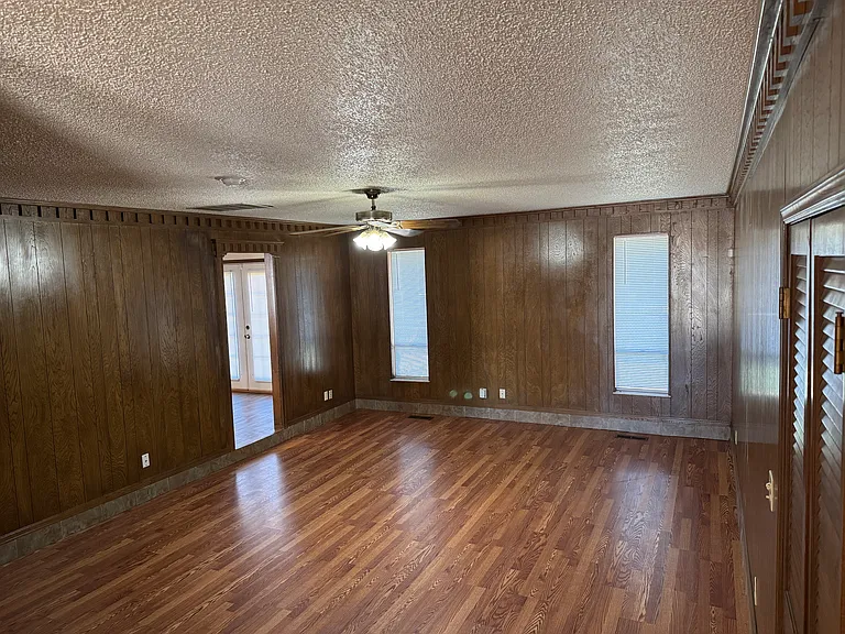 617 John F Kroutil Dr — Photo 7
