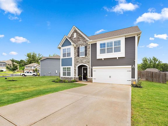 2nd image of 646 Grantleigh Dr