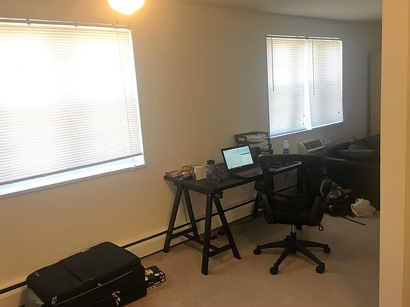 4th image of 574 Harley Dr APT 3