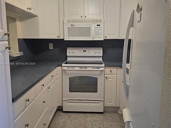5th image of 2998 E Sunrise Lakes Dr #111
