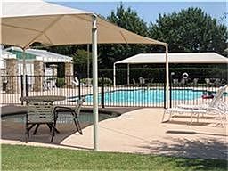 2nd image of 3913 Acorn Ln