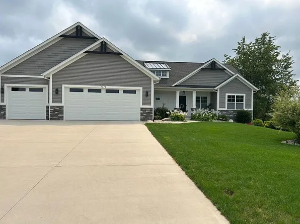 5370 Eagle Cove Dr, Hudsonville, MI 49426