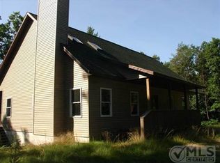 1402 E 32nd St, White Cloud, MI 49349