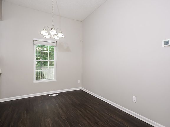 5th image of 504 Heathwick Dr