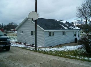 210 Arnold St, Clare, MI 48617