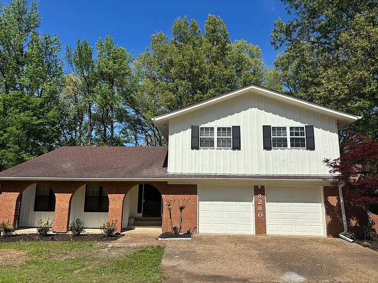 8280 Chippingham Dr — Photo 2