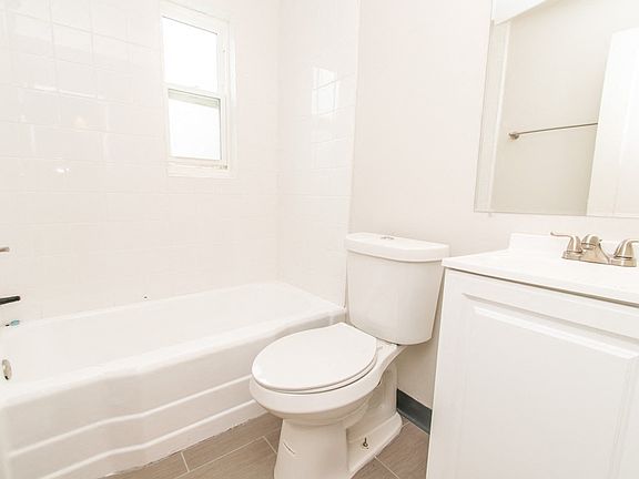 5th image of 2210 Harlan St APT 2