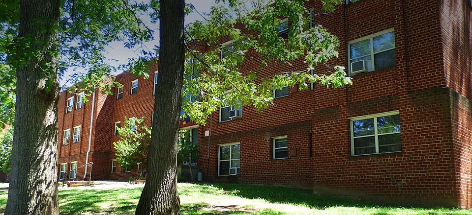 2nd image of 4107 Oglethorpe St #101